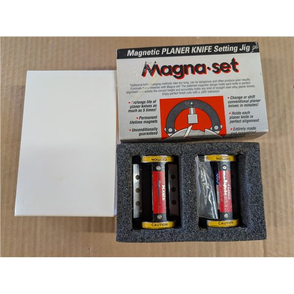 Vintage Magna Set w/ Original box