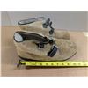 Image 2 : Vintage Fur  17-46 Made in Canada Shoes
