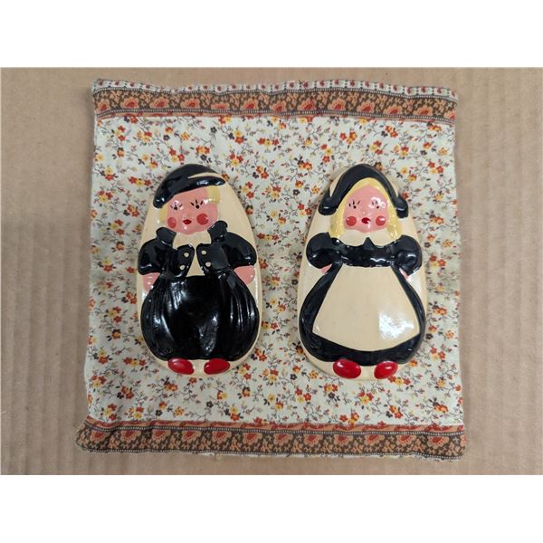 Pair of Vintage 1949 Hanging Décor String holders and Bag 4"H