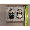 Image 5 : Pair of Vintage 1949 Hanging Décor String holders and Bag 4"H