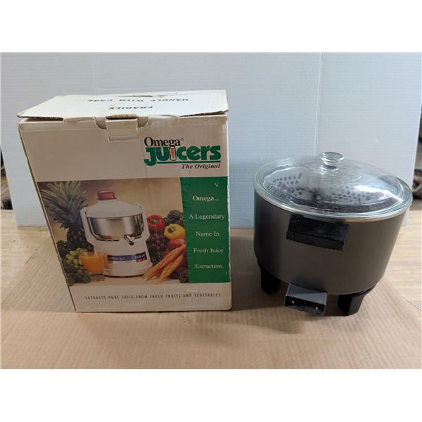 Vintage Omega Juicers Juicer w/ Original Box and Crock Pot Slow Cooker (Both Not tested)