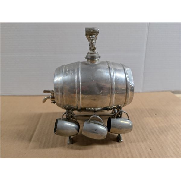 6" H Unique Design V.SKV Garderoen Beer Barrel w/ Shot Glasses