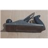Image 5 : Vintage hand plane, commonly used for smoothing wood surfaces.