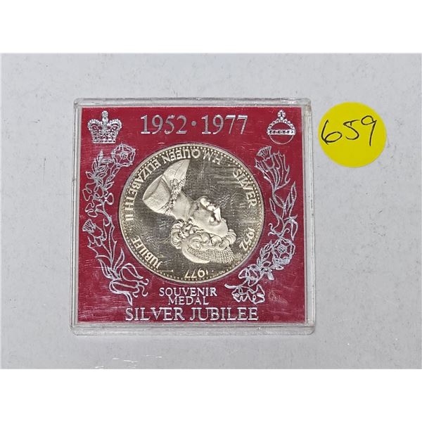 1977 Queen Elizabeth II “Silver Jubilee” Souvenir Commemorative Medal