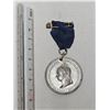 Image 3 : Antique 1887 Queen Victoria Golden Jubilee Commemorative Medal w/ Original Ribbon