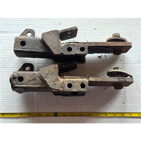 2 trailer hitches