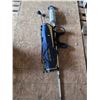 Image 1 : Golf bag and vacuum