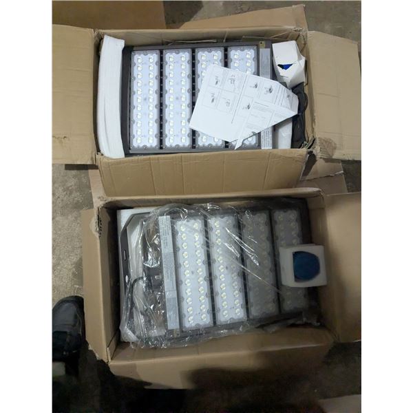 LED 300W Yardlight x2