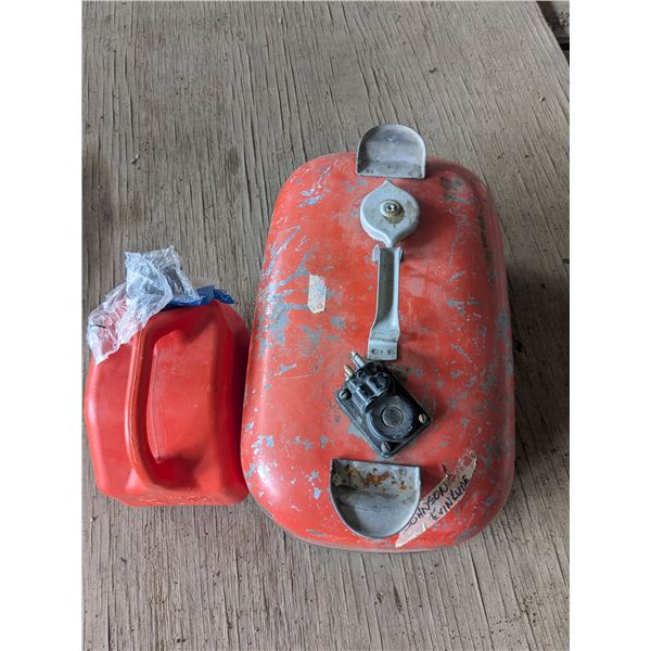 Johnson Evinrude Marine gastank with 5l gas can