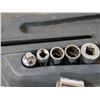Image 3 : CRAFTSTMAN 3/8 inch Socket Wrench Set (broken clasp on case).