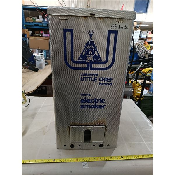 Litte Chief electric smoker - working