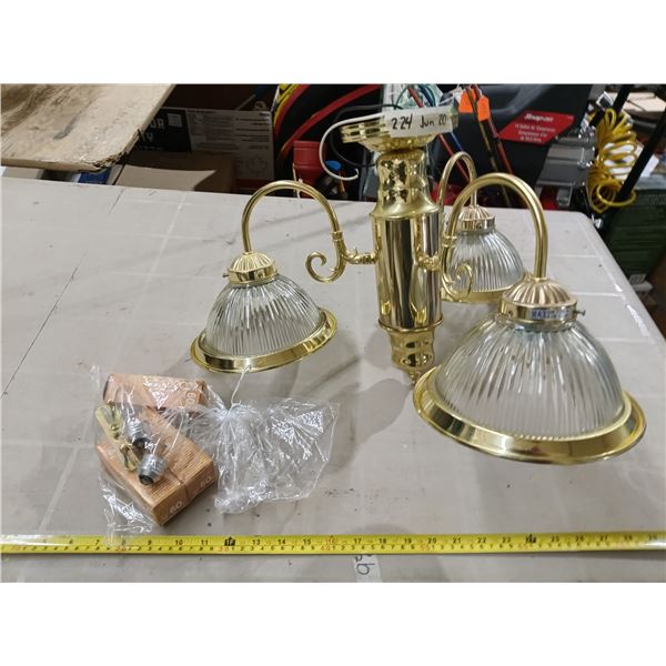 ceiling light fixture - working, comes with extra bulbs