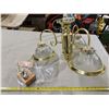 Image 1 : ceiling light fixture - working, comes with extra bulbs