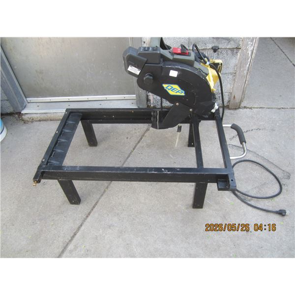 QEP Professional Tile Cutting Saw Runs Great Good Condition Missing Water Tray