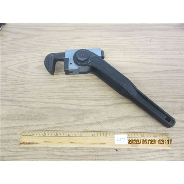 Heavy Duty Jaw's Ratcheting Pipe Wrench