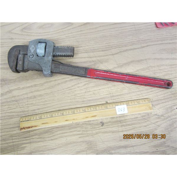 Heavy Duty Made in Canada Pipe Wrench 16 inches Long