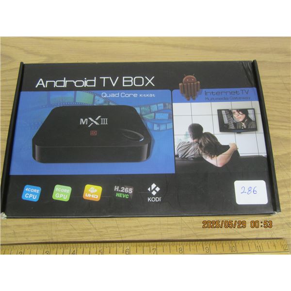 Android TV Box Quad Cor Kit with Box and Accessories