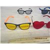 Image 2 : Lot of 5 Pairs of Vintage Sun Glasses