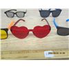 Image 3 : Lot of 5 Pairs of Vintage Sun Glasses