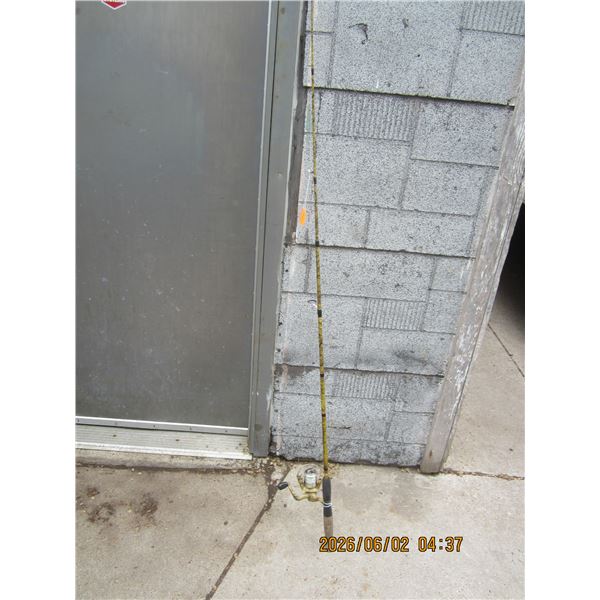 Hunter Graphite Fishing Rod with a Hunter Spinning Reel