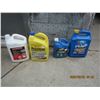 Image 1 : 4 Jugs of Antifreeze All Roughly ¾ Full