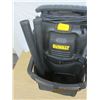 Image 8 : Dewalt 10 Gallon Shop Vac with Hose and Accessories Tested Working Well