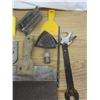 Image 5 : Lot of Hand Tools Trowels Ect.