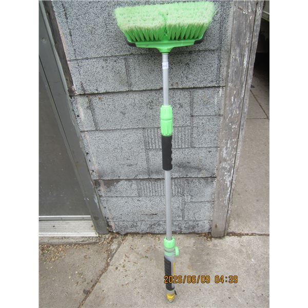 Carwash Brush that Hooks to a Garden Hose