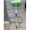 Image 1 : Carwash Brush that Hooks to a Garden Hose