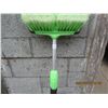 Image 2 : Carwash Brush that Hooks to a Garden Hose