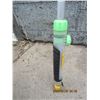 Image 4 : Carwash Brush that Hooks to a Garden Hose
