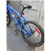Image 4 : Vintage SMS Oath BMX Bike with Trick Pegs Good Shape