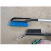 Image 3 : 472: MASTERCRAFT Multiple Plug-In + container of Casters + Roll of Plastic Twine + never used Extens