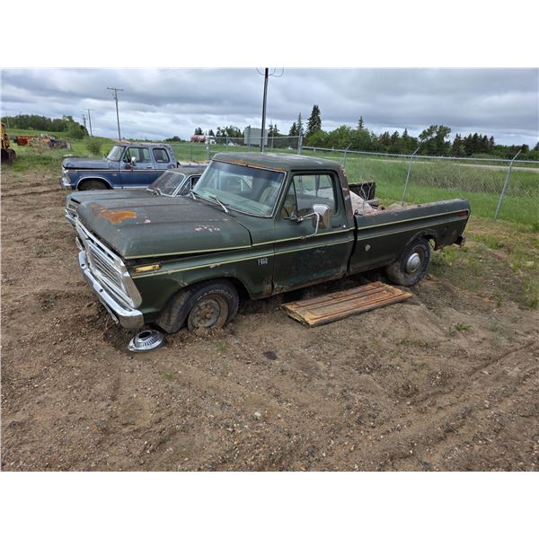 1975  FORD F250 SERIES PICKUP Truck-VIN:F25MCX45495- AS IS