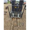 Image 3 : Propane powered forklift- runs but does not drive