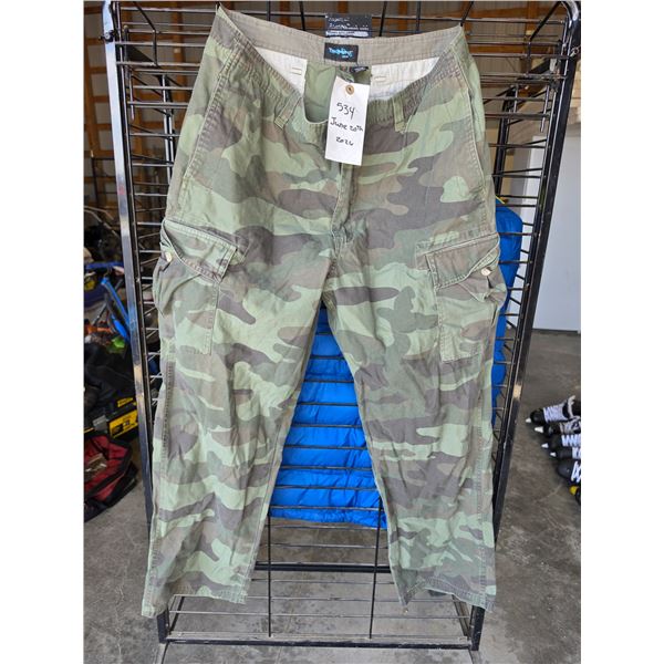 Vintage Men's Camo Pants Size 38W 32L