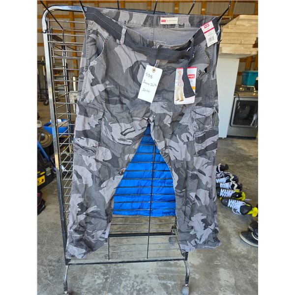 Camo Wrangler Pants Men's Size 36/32