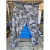 Image 2 : Camo Wrangler Pants Men's Size 36/32