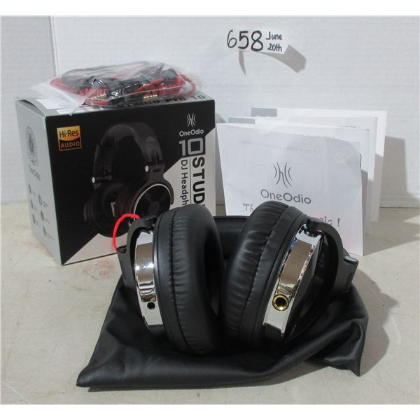 Brand new Studio Headphone