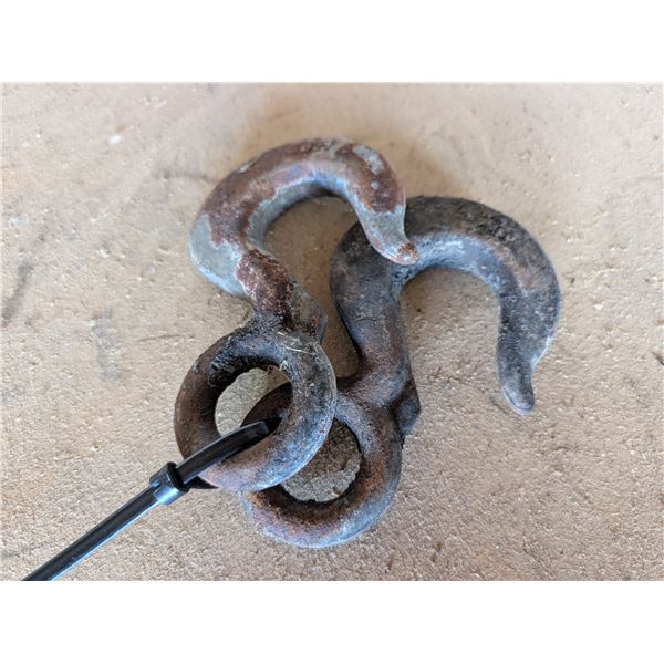 (2) Chain Hooks