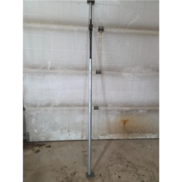 cargo box jack support