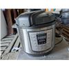 Image 2 : Insta Pot Cooking Pot and Microwave (Not tested)