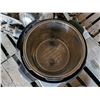 Image 3 : Insta Pot Cooking Pot and Microwave (Not tested)