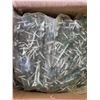 Image 2 : 2 boxes of metal screws- 3000 melchor green