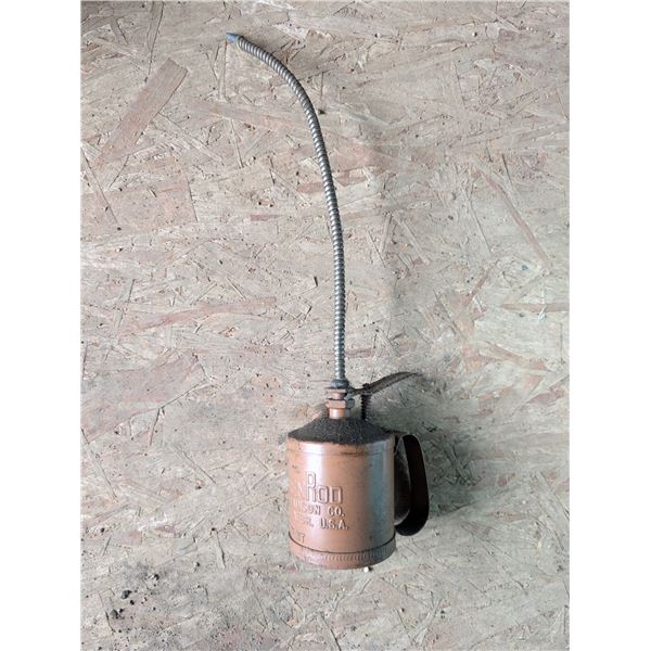 Vintage Golden Rod 1 Pint Oiler