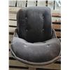 Image 3 : Vintage vehicle seat