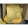 Image 6 : Box Various Rain Gear