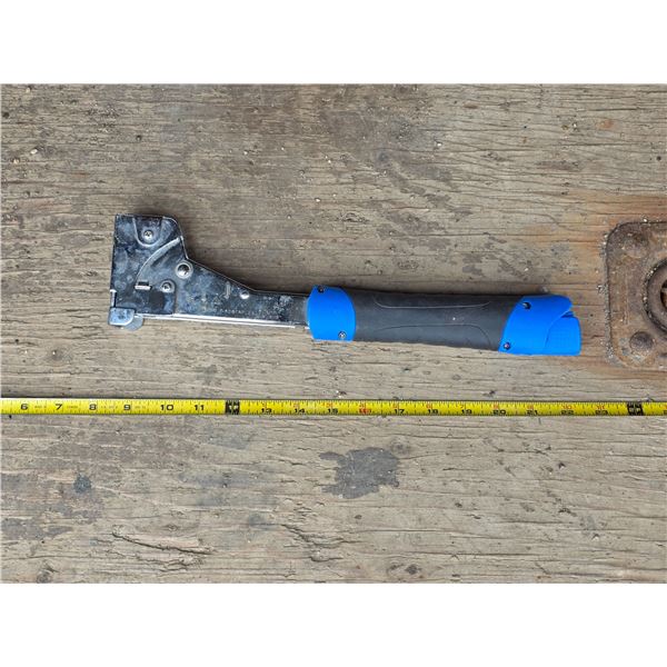 Roofing stapler- works
