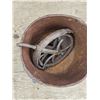 Image 2 : Antique pullies and bucket