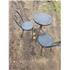 Image 2 : Bistro table and 2 chairs- 27"H